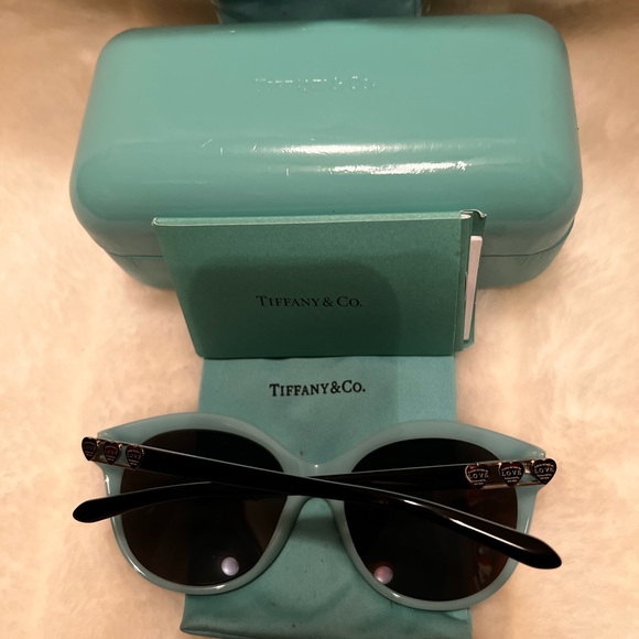 NWOT Authentic Tiffany & Co. designer sunglasses - Picture 6 of 10